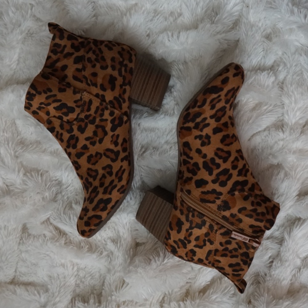 Breckelle’s Leopard Print Booties